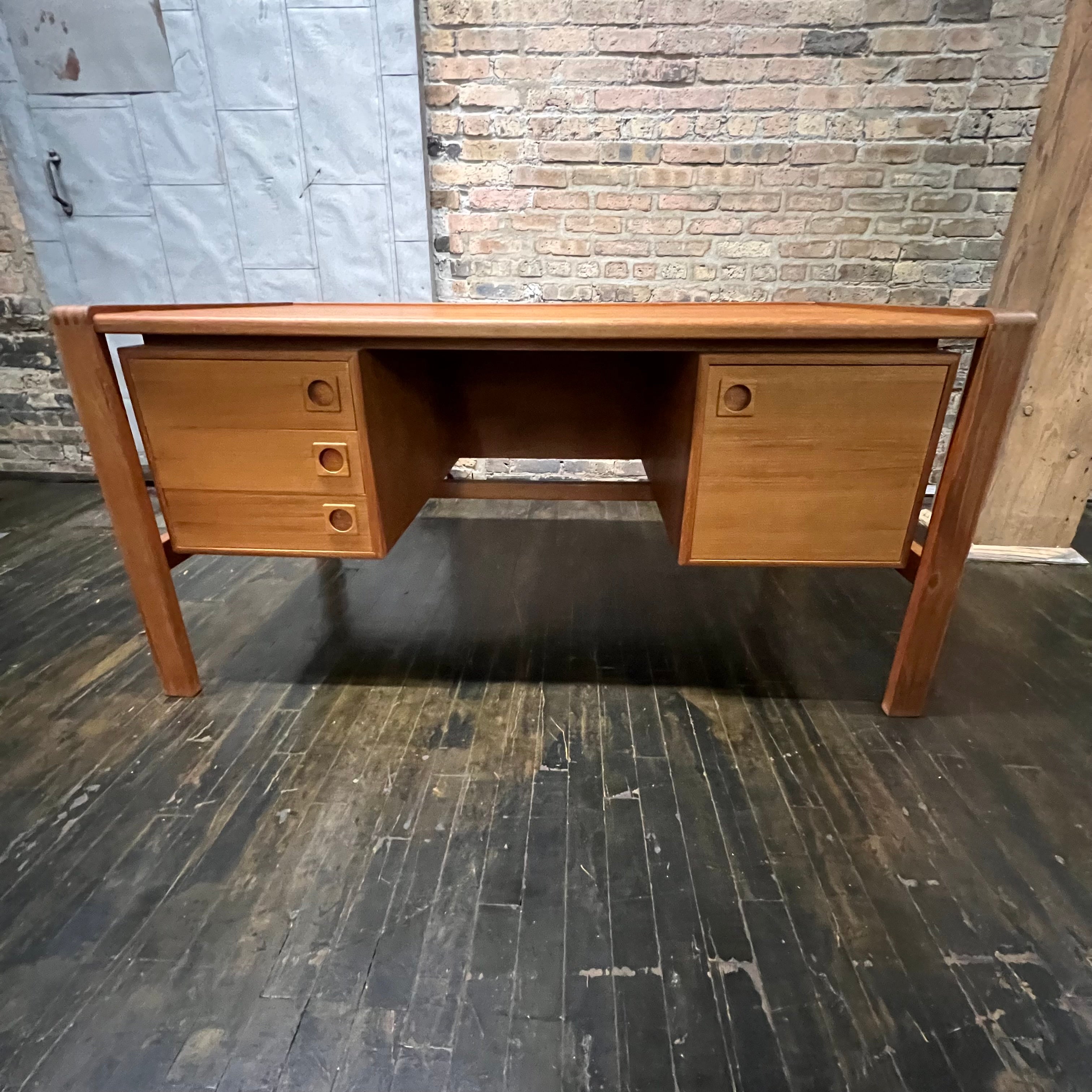 Hp on sale hansen desk